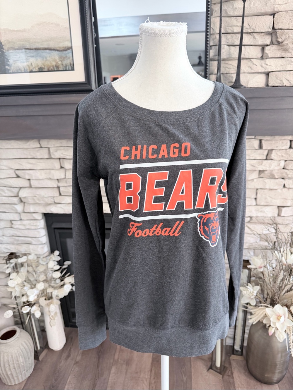 NWT NFL Women's Gray & Orange Chicago Bears Crewneck Sweatshirt - Small